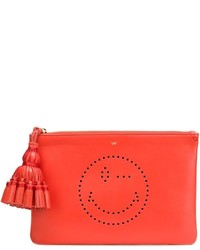 Красный клатч от Anya Hindmarch