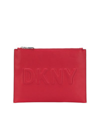 Красный кожаный клатч от DKNY