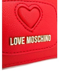Красный кожаный клатч от Love Moschino