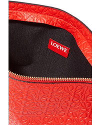 Красный кожаный клатч от Loewe