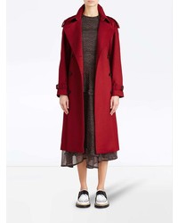 Женский красный плащ от Burberry