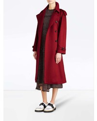 Женский красный плащ от Burberry