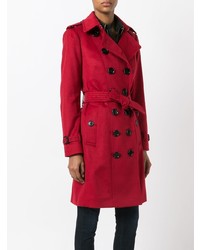 Женский красный плащ от Burberry