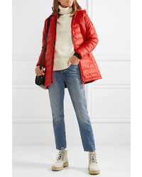 Женский красный пуховик от Canada Goose