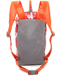 Женский красный рюкзак от adidas by Stella McCartney