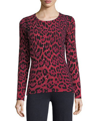 Красный свитер с круглым вырезом с леопардовым принтом