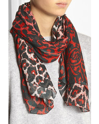 Женский красный шарф с леопардовым принтом от MCQ