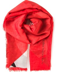 Женский красный шарф от Alexander McQueen