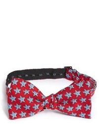 Красный шелковый галстук-бабочка со звездами