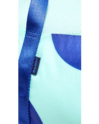 Женская мятная сумка от Baggu