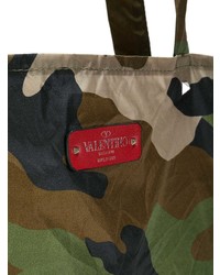 Мужская оливковая большая сумка из плотной ткани с камуфляжным принтом от Valentino