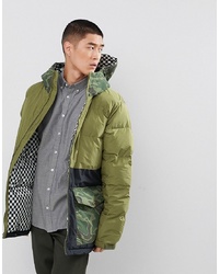 Мужская оливковая куртка-пуховик с камуфляжным принтом от Analog
