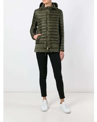 Женская оливковая куртка-пуховик от Moncler