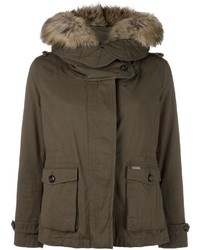 Женская оливковая куртка от Woolrich