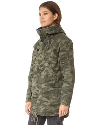 Женская оливковая парка с камуфляжным принтом от Capulet