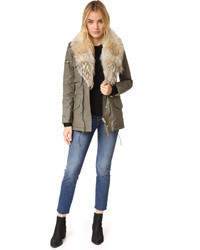 Женская оливковая парка от SAM.