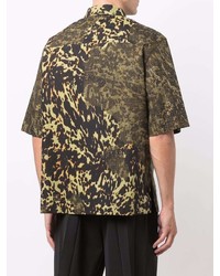 Мужская оливковая рубашка с коротким рукавом с камуфляжным принтом от Givenchy