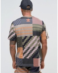 Мужская оливковая футболка в шотландскую клетку от adidas