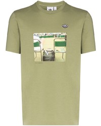 Мужская оливковая футболка с круглым вырезом с принтом от adidas