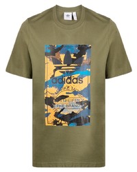 Мужская оливковая футболка с круглым вырезом с принтом от adidas