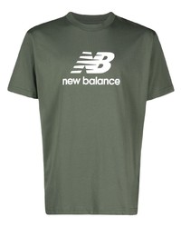 Мужская оливковая футболка с круглым вырезом с принтом от New Balance