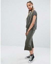 Женская оливковая футболка от Pull&Bear