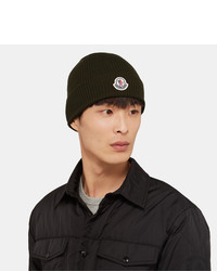 Мужская оливковая шапка от Moncler