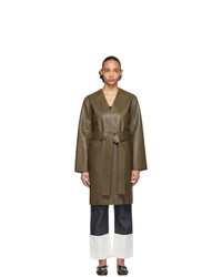 Женское оливковое кожаное пальто от Loewe
