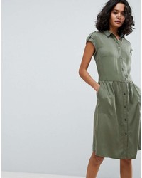Оливковое платье-рубашка
