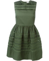 Оливковое платье с вышивкой