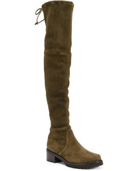 Оливковые ботфорты от Stuart Weitzman