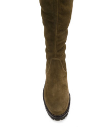 Оливковые ботфорты от Stuart Weitzman