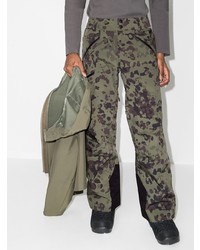 Оливковые брюки чинос с камуфляжным принтом от Holden