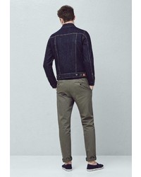 Оливковые брюки чинос от Mango Man