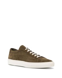 Мужские оливковые замшевые низкие кеды от Common Projects