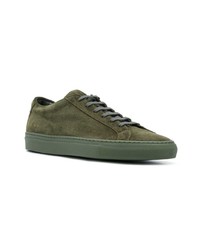 Мужские оливковые замшевые низкие кеды от Common Projects