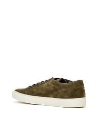 Мужские оливковые замшевые низкие кеды от Common Projects