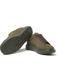 Мужские оливковые замшевые низкие кеды от Alexander McQueen