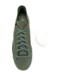 Мужские оливковые кожаные низкие кеды от adidas