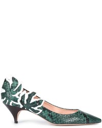 Оливковые кожаные туфли со змеиным рисунком от Rochas