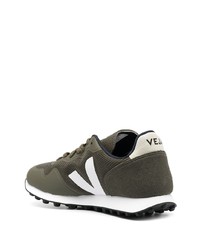 Мужские оливковые кроссовки от Veja