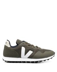 Мужские оливковые кроссовки от Veja