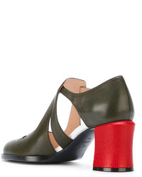 Оливковые туфли от Fendi