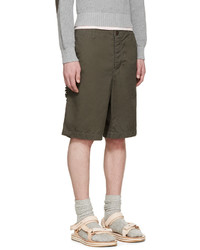 Мужские оливковые шорты от Sacai