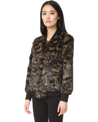 Женский оливковый бомбер от Jocelyn