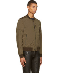 Мужской оливковый бомбер от Belstaff