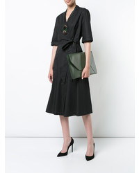 Оливковый кожаный клатч от Senreve