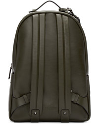 Мужской оливковый кожаный рюкзак от Valentino