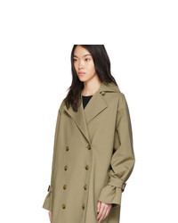Женский оливковый плащ от Totême