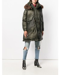 Женский оливковый пуховик от Sacai